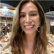 Me defino como una persona Comunicadora, entretenida, soy madre con lo cual soy muy paciente, las clases dirigidas  a extranjeros que quiera aprender castellano de una manera fácil y entretenida.